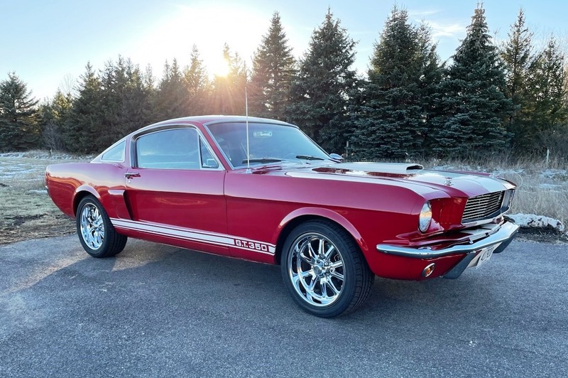 61-1966-Ford-Mustang-GT350-Tribute